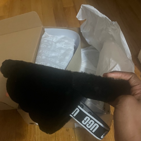 black ugg slide (fresh out box ) - Picture 12 of 12